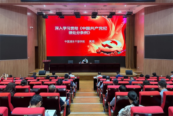 黄琨2.jpg